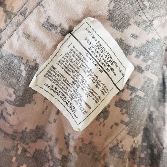 Army Combat Flame Resistant Uniform Coat in Digital Camo Size M Short - Picture 10 of 12
